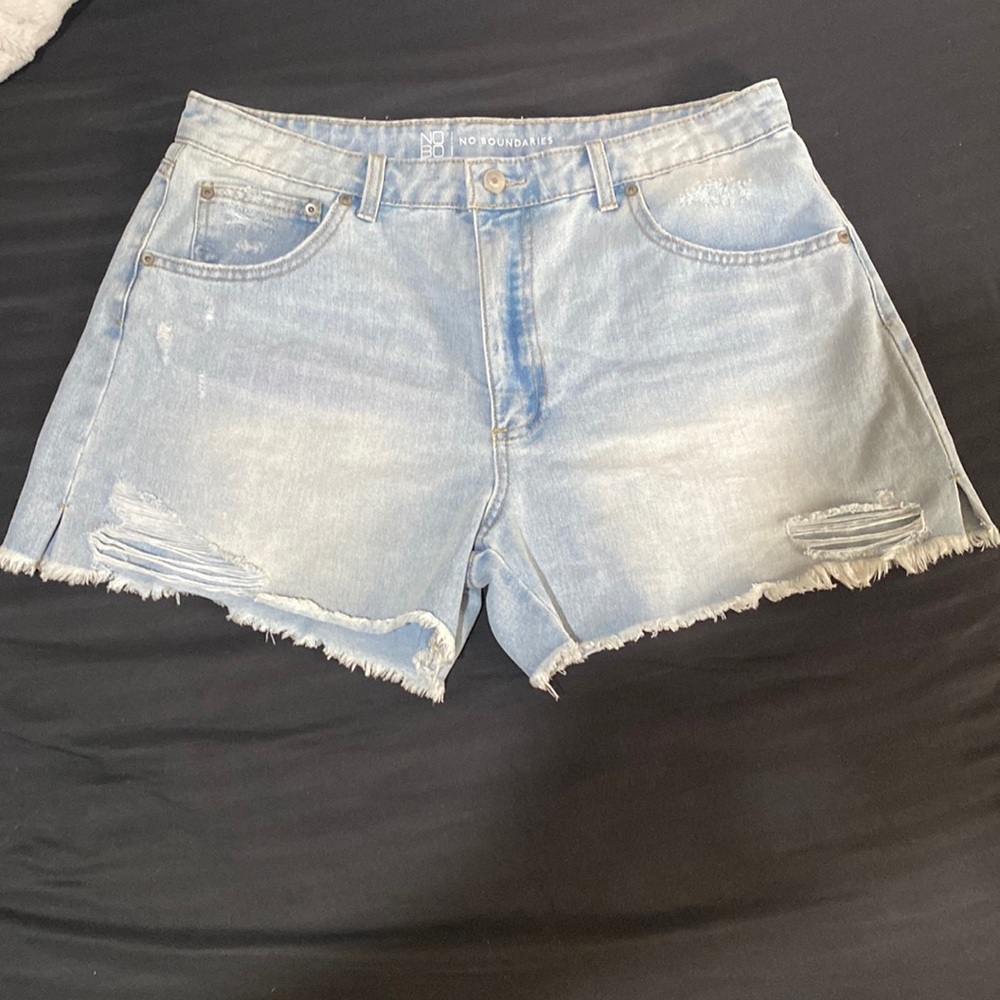 Women’s jean shorts.